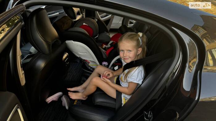 Сидіння із бустерами по заводу у Volvo S60 2011