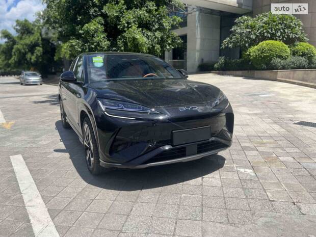 Китайські електричні машини BYD--Sealion07