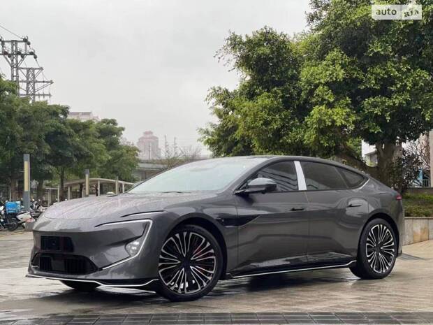 Китайські електричні машини----Avatr12