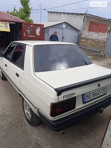 Renault 9 1986