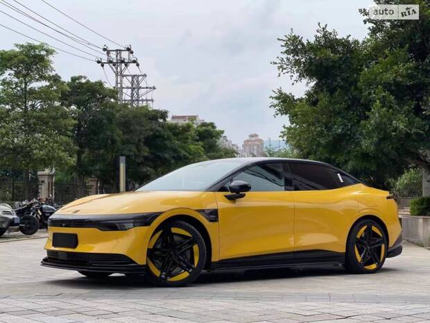 Китайські електричні машини----Zeekr007