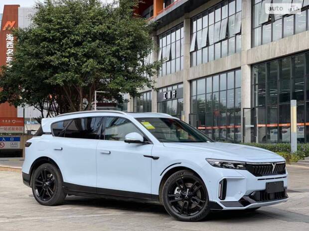 Китайські електричні машини--VOYAH FREE