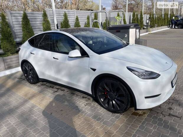 Tesla Model Y 2020