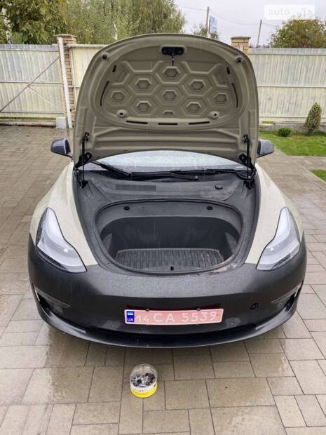 Tesla Model 3 2023