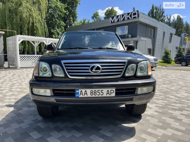 Lexus LX 2006