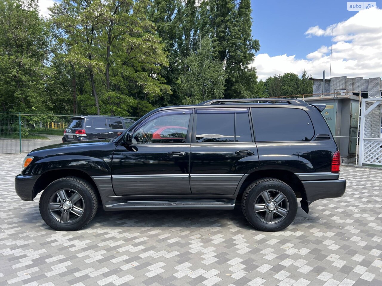 Lexus LX 2006