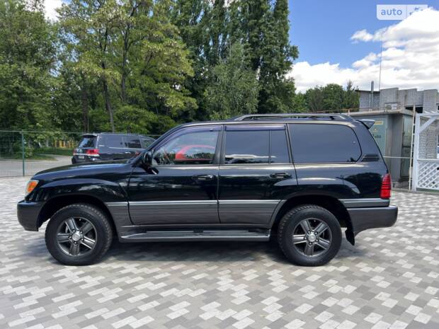 Lexus LX 2006