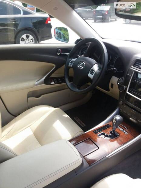 Lexus IS 2013