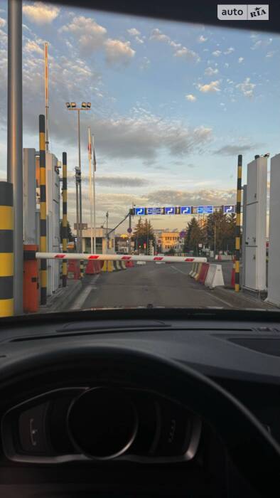 Моя перша подорож довжиною в 3 200 км на моєму Volvo S60 (Буча – Жирона)