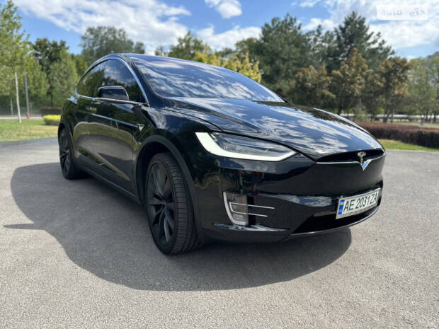 Tesla Model X 2018