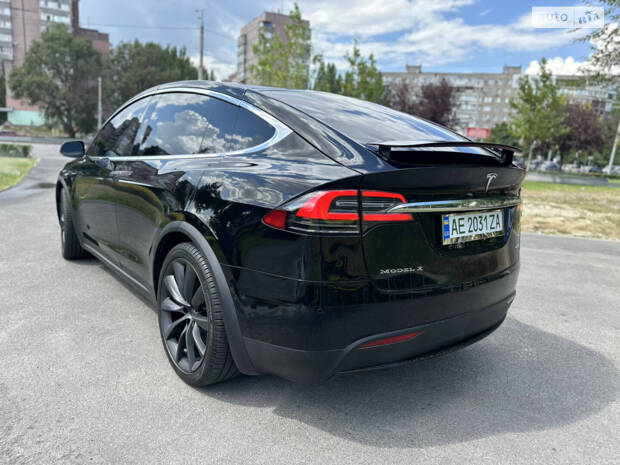 Tesla Model X 2018