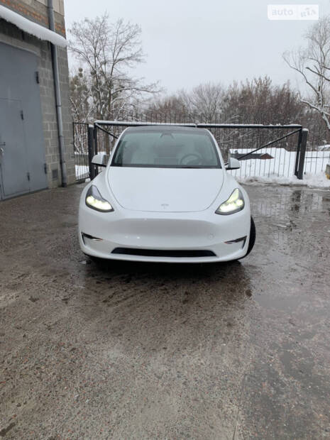 Tesla Model Y 2022