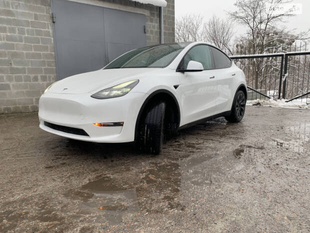 Tesla Model Y 2022
