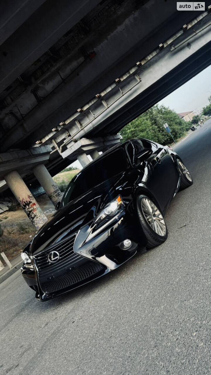 Lexus IS 2013