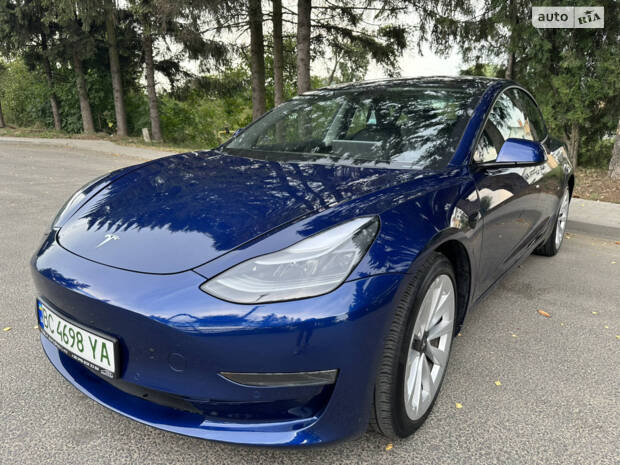 Tesla Model 3 2022