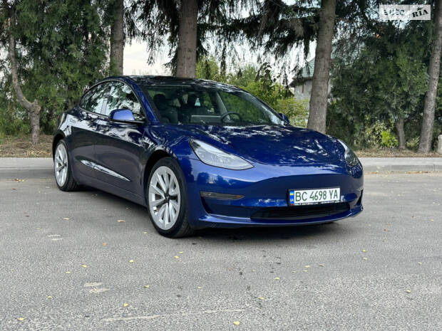 Tesla Model 3 2022