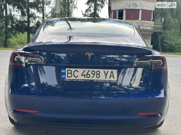 Tesla Model 3 2022
