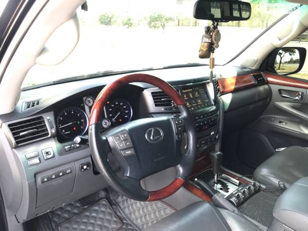 Lexus LX 2008