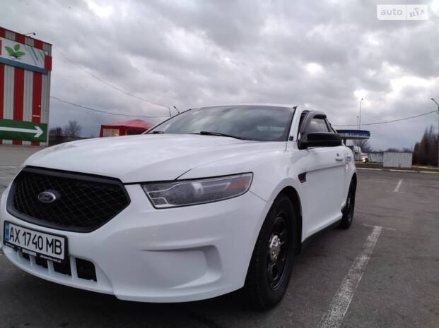 Ford Taurus 2015
