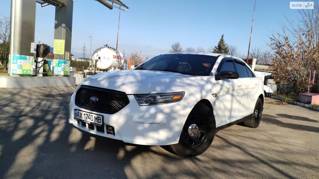 Ford Taurus 2015