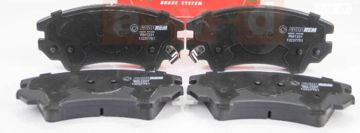 Заміна передніх колодок