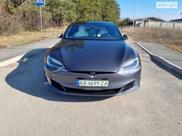 Tesla Model S 2017