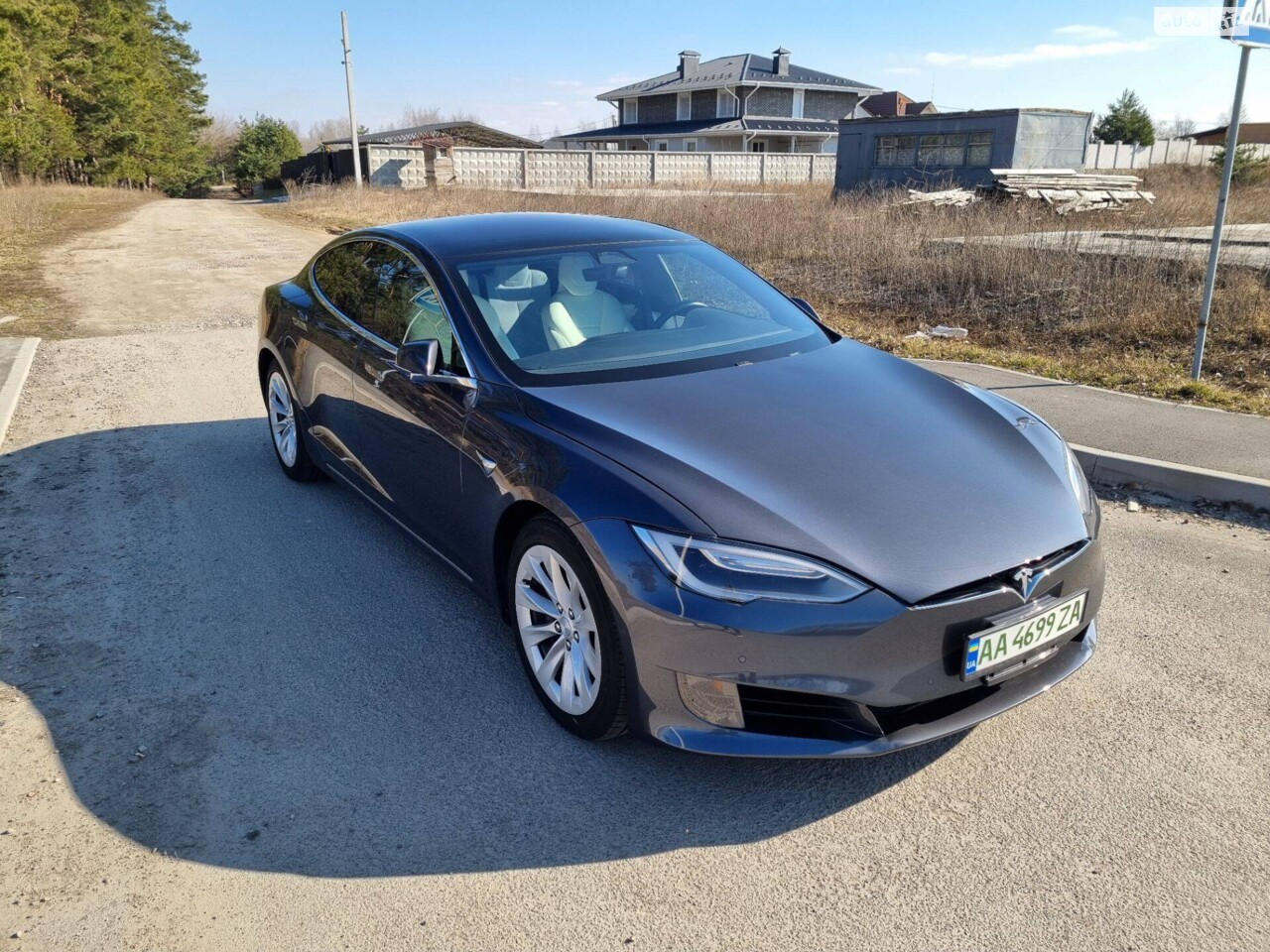 Tesla Model S 2017