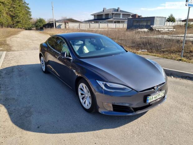 Tesla Model S 2017
