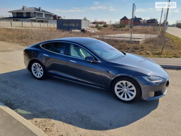 Tesla Model S 2017