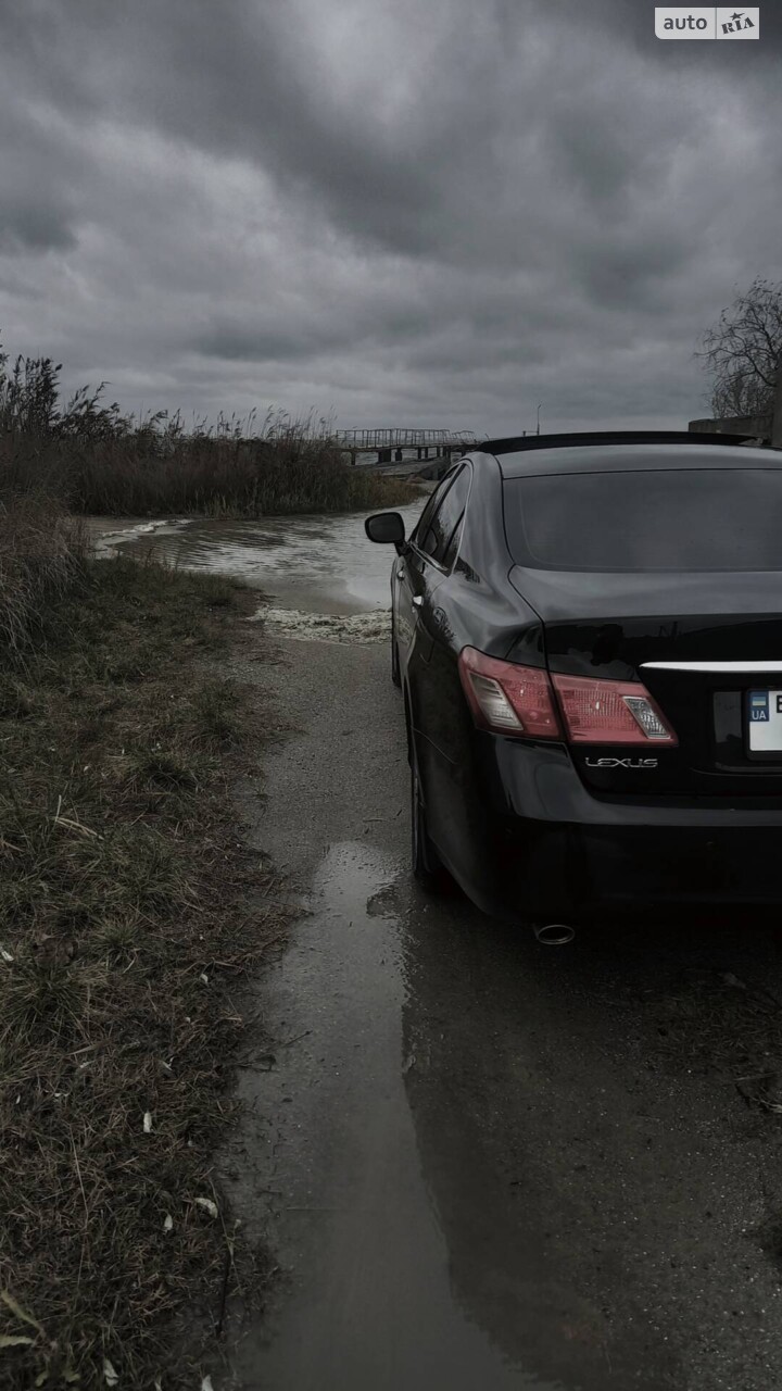 Lexus ES 'Leshka'