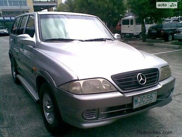 На лоба собі цей значок приклей або що тут робить значок мерседес?