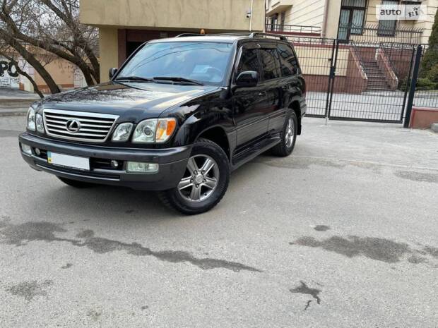 Lexus LX 2006