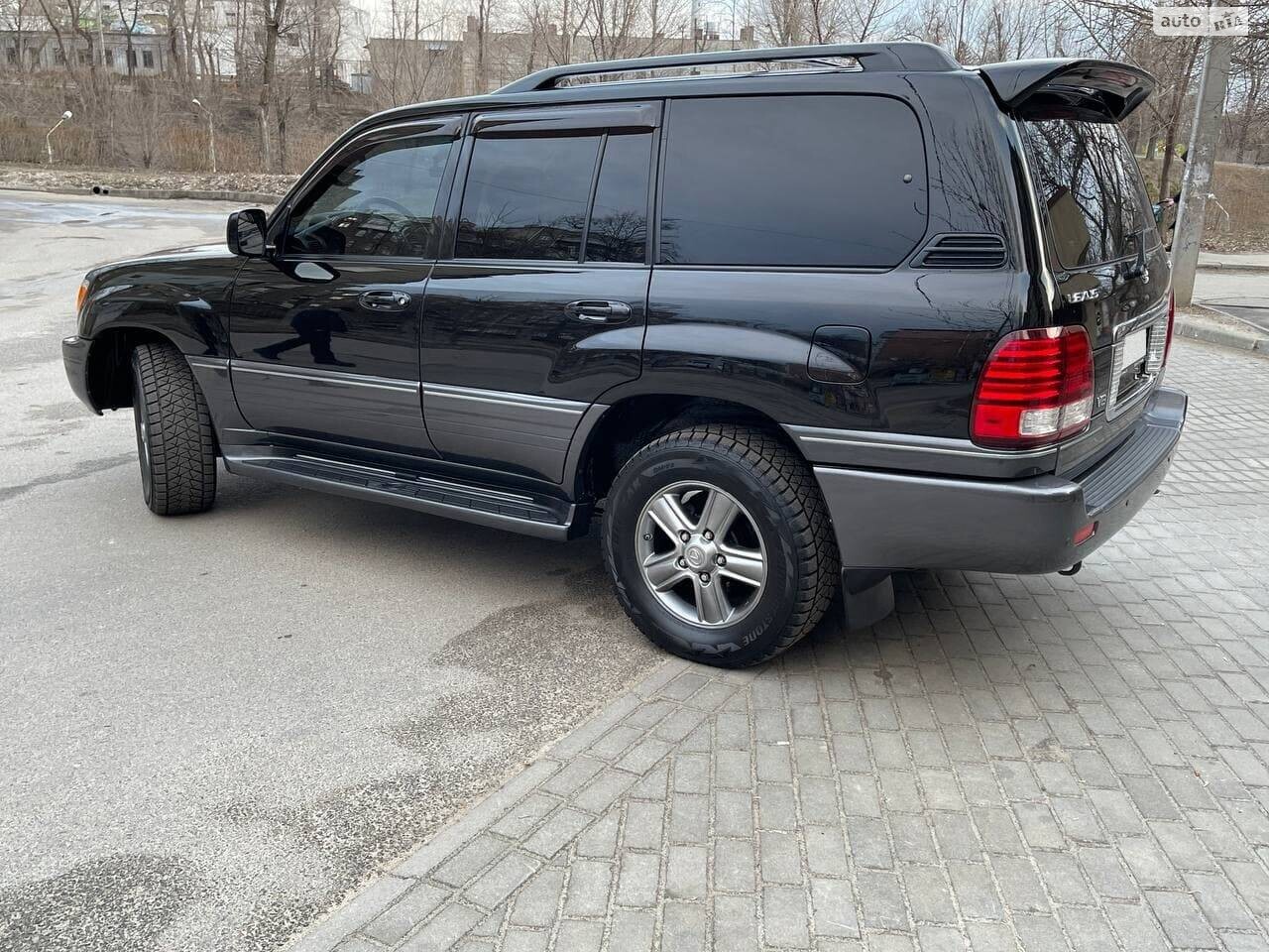 Lexus LX 2006