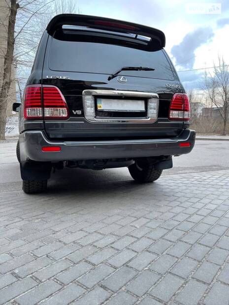 Lexus LX 2006