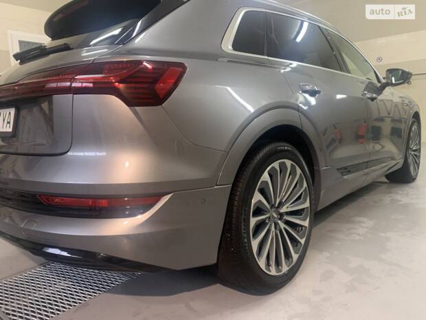 Audi e-tron 2019