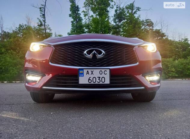 Infiniti QX30 2016