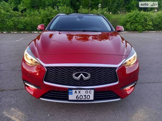 Infiniti QX30 2016