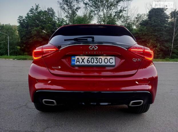 Infiniti QX30 2016