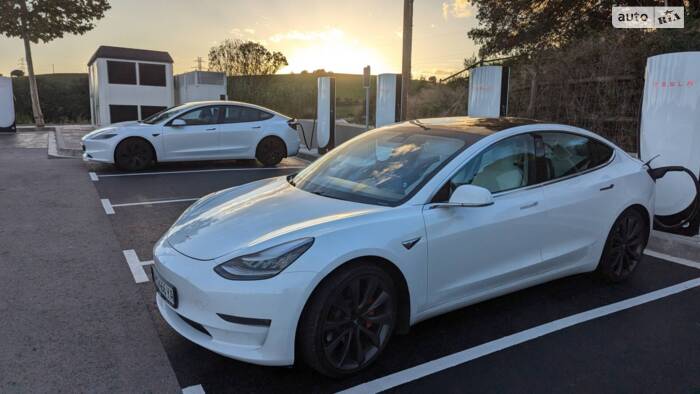 Tesla Model 3 2020