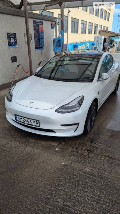Tesla Model 3 2020