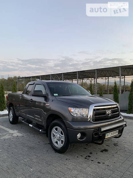 Toyota Tundra 2011