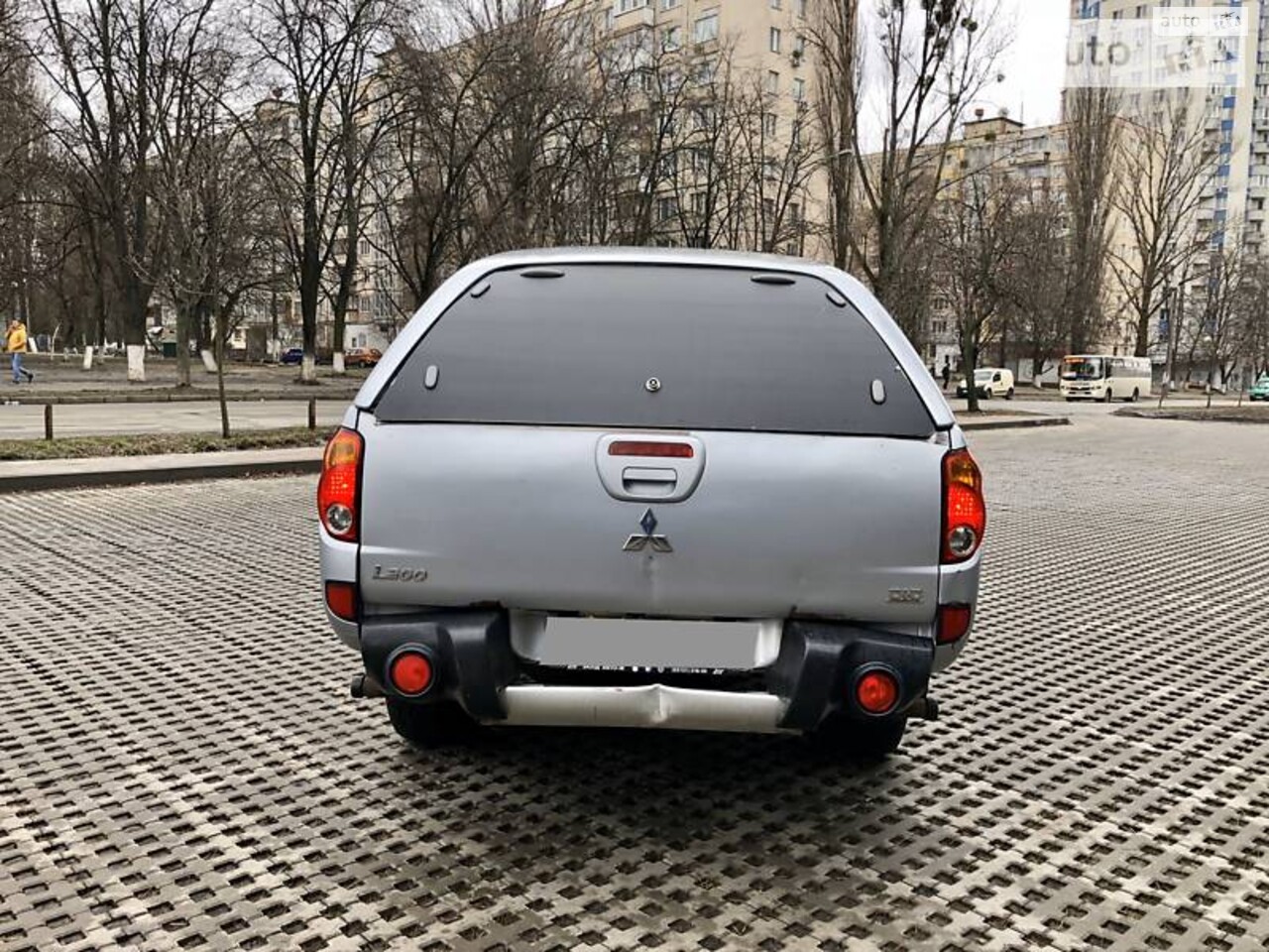 Mitsubishi L 200 2011