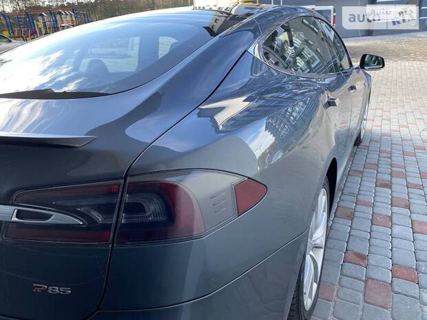 Tesla Model S 2014