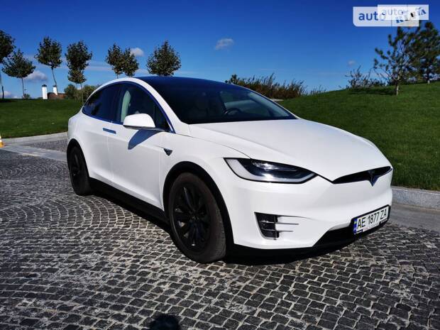 Tesla Model X 2016