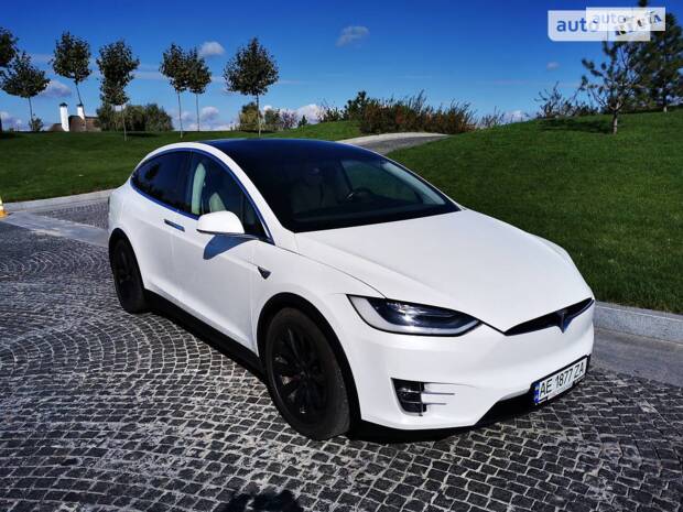 Tesla Model X 2016