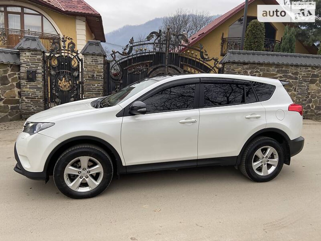 Toyota RAV4 2014