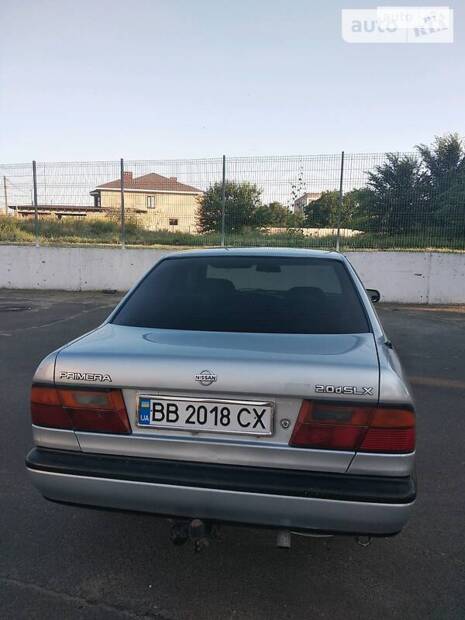 Nissan Primera 1992