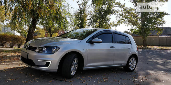 Volkswagen e-Golf 2015