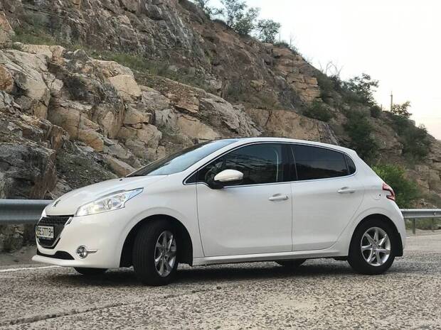 Peugeot 208 2013