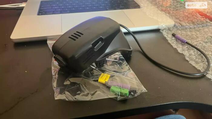 Відеореєстратор SINOSMART у Volvo та наказав Mercedes E 3.5 4Matic 2015?